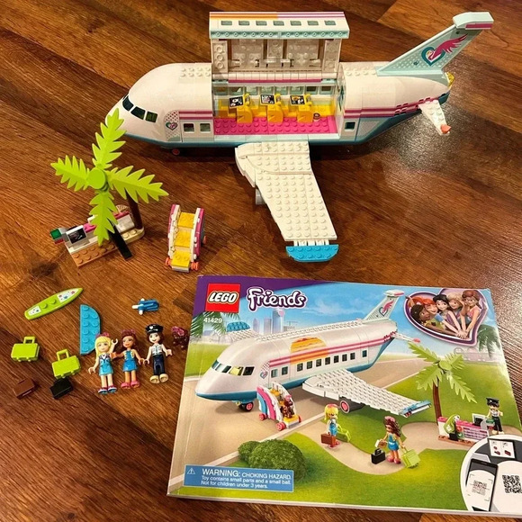Lego Friends Heartlake City Airplane 41429 - Picture 1 of 8